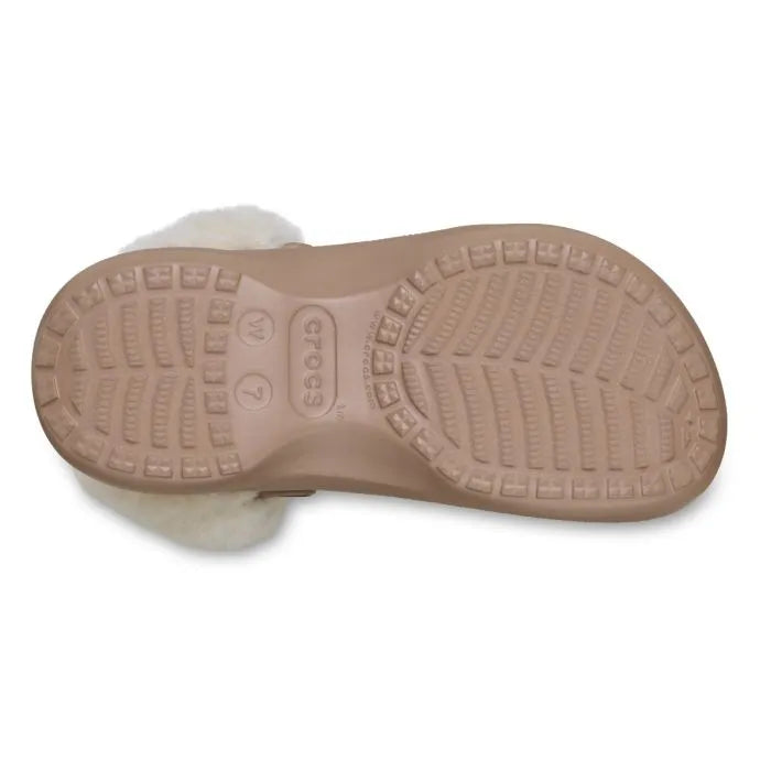 Crocs Classic Platform Fuzz Lined Clog με αντιολισθητική σόλα, κάτω προβολή, σε μπεζ χρώμα