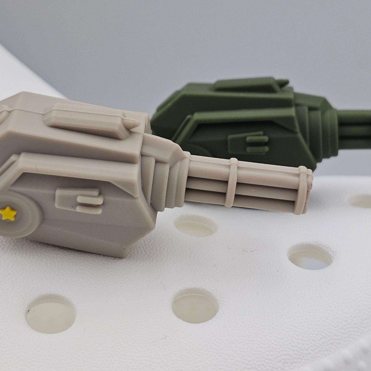 Αξεσουάρ Διακοσμητικά για Crocs - 3D Macine Gun Beige