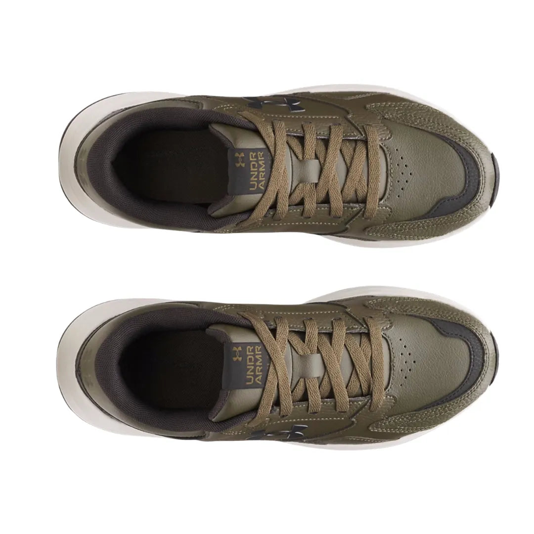 Under Armour Edge LTHR σε πάνω λήψη που αναδεικνύει τις ραφές και το design