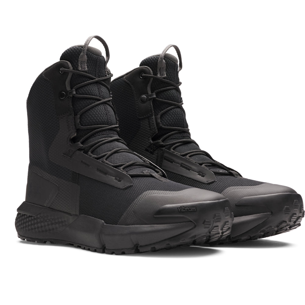 Μαύρες μπότες Under Armour Valsetz, λήψη από δεξιά μπροστινή γωνία