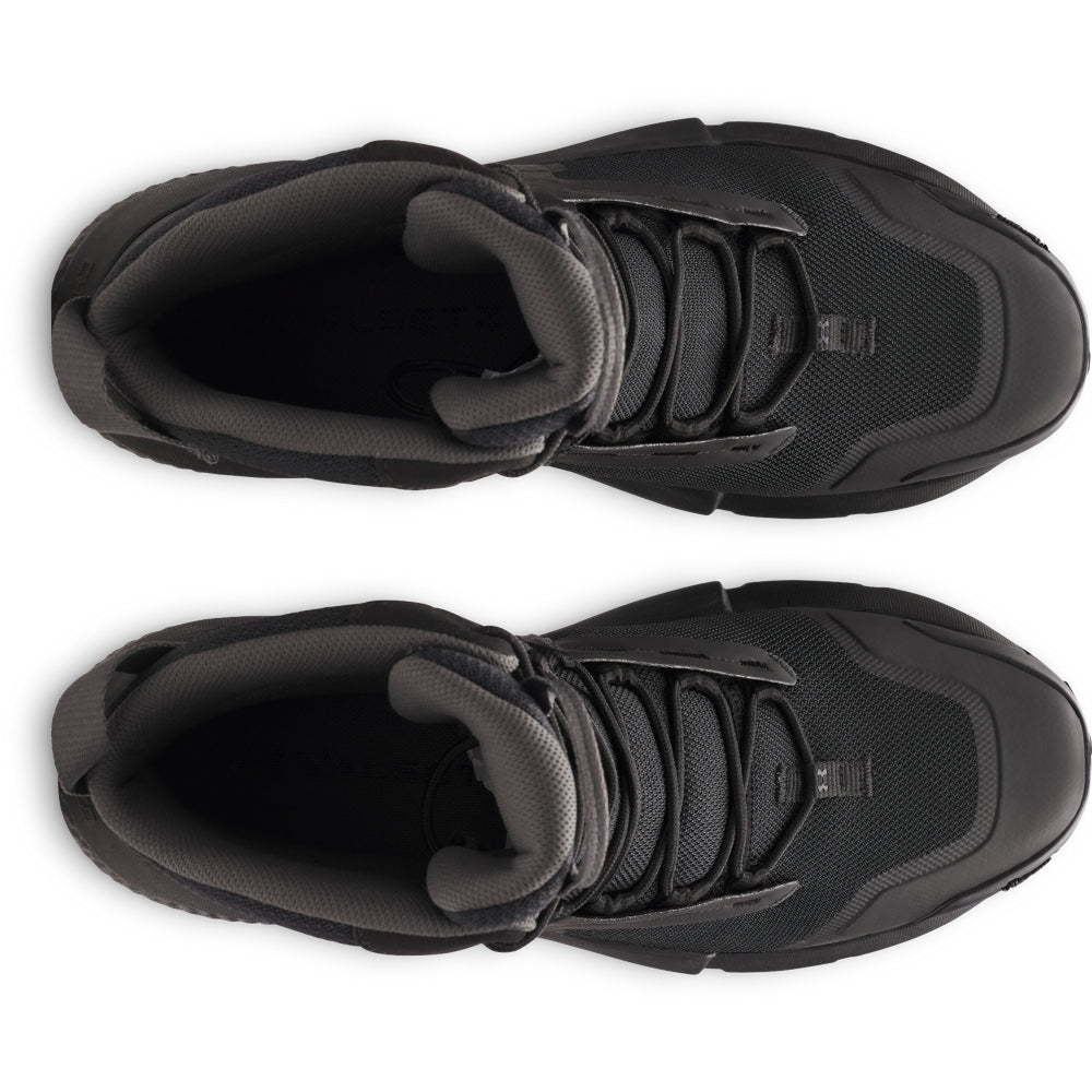 Μαύρες μπότες Under Armour Valsetz, λήψη από πάνω με εστίαση στο άνοιγμα και τα κορδόνια