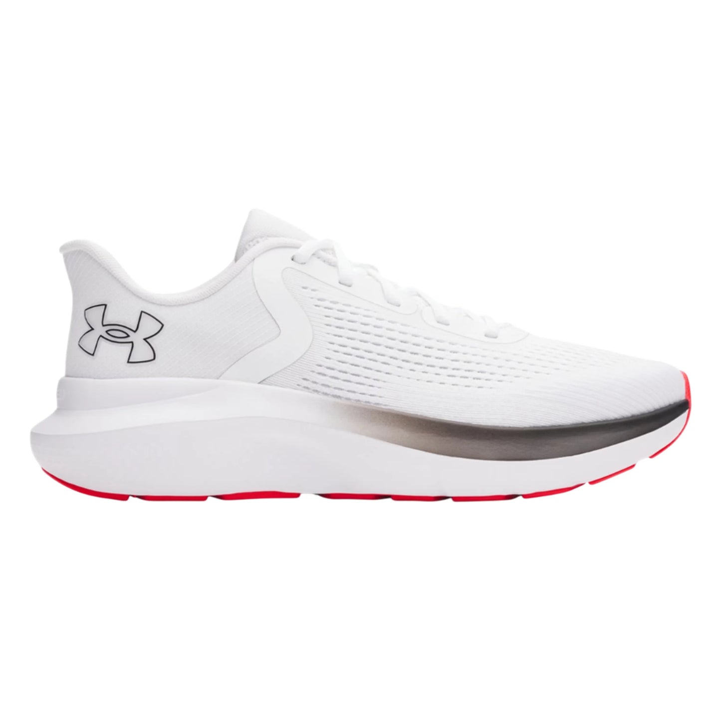 Ανδρικό αθλητικό παπούτσι Under Armour UA Charged Rogue 5 σε λευκό με κόκκινες λεπτομέρειες, προβολή από το πλάι που αναδεικνύει τη σιλουέτα, το πλέγμα και το λογότυπο UA στο πλάι.