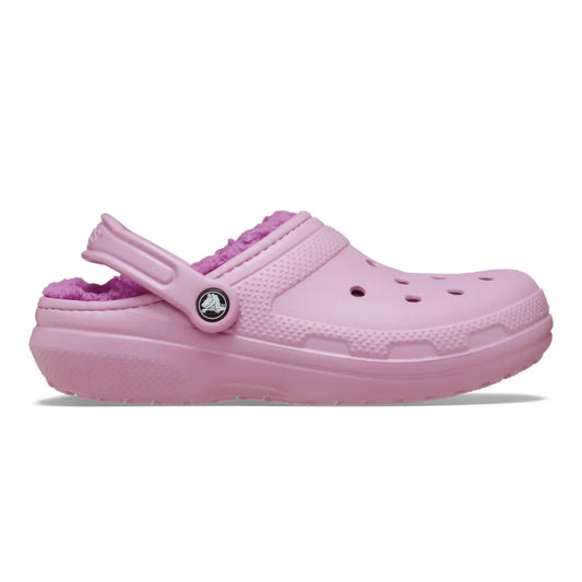 Crocs Classic Lined Clog σε πλάγια θέαση, Croslite™ υλικό και fleece επένδυση σε Μωβ