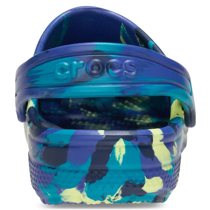 crocs classic marbled clog t πίσω όψη ζευγάρι, μπλε χρώμα