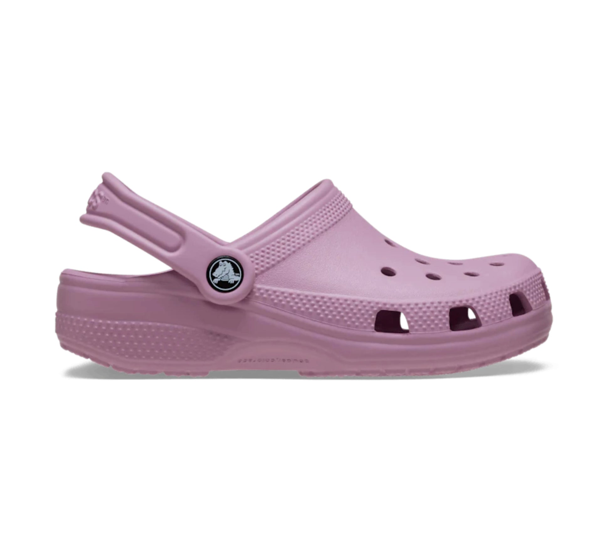 Πλάγια όψη του παιδικού Crocs Classic Clog K σε χρώμα Hydrangea, με εμφανές το λουράκι στήριξης στη φτέρνα και τις χαρακτηριστικές τρύπες αερισμού.