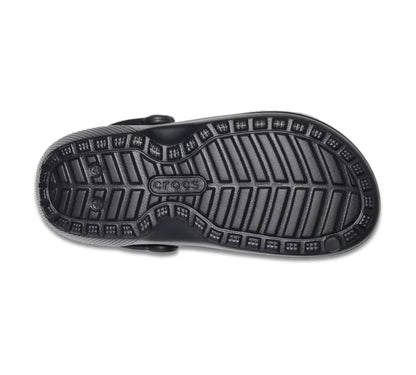 Κάτω όψη του Crocs Lined Clog σε μαύρο χρώμα, με ανάγλυφη αντιολισθητική σόλα.