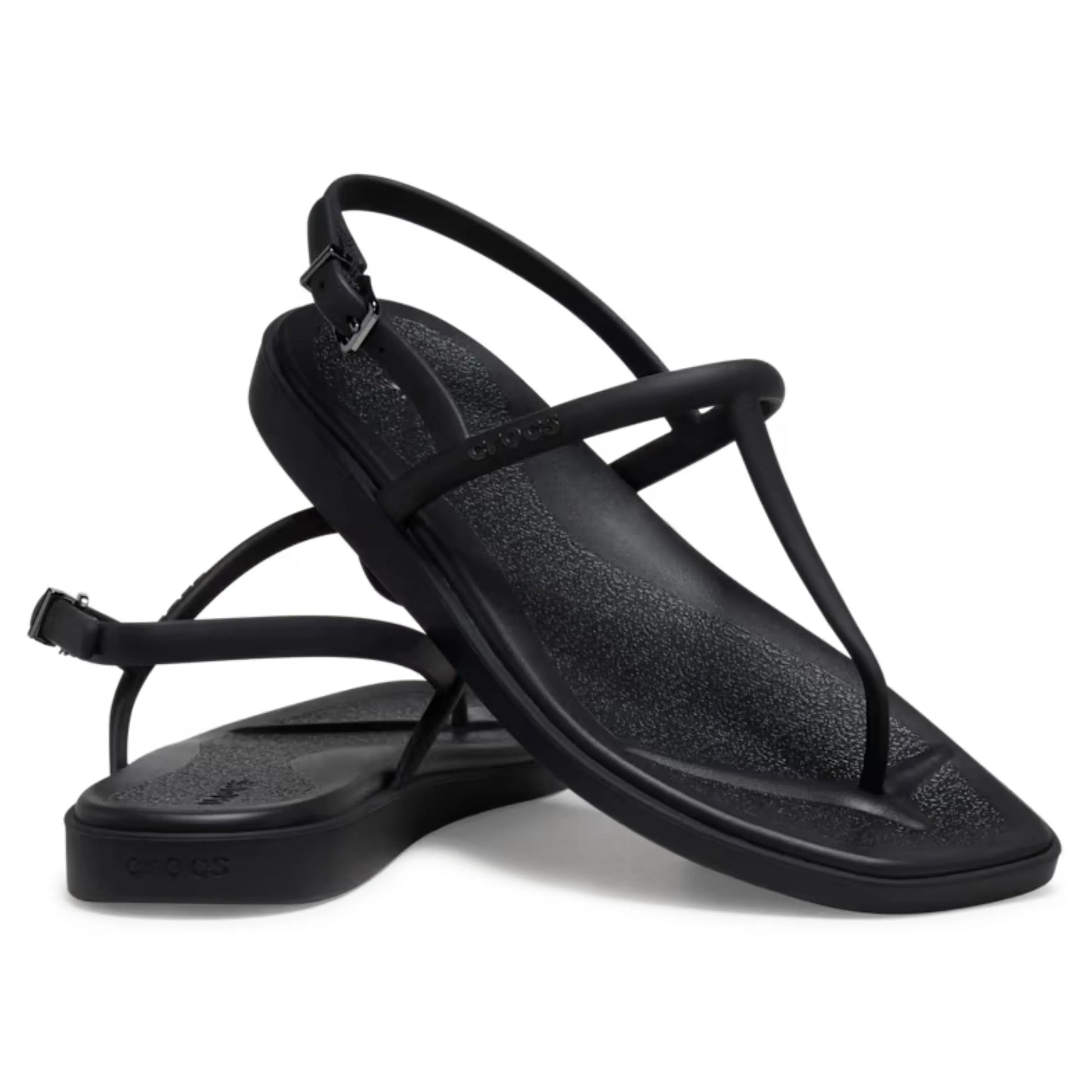 crocs miami thong flip πλάγια όψη εξωτερική πλευρά σε ζευγάρι σε μαύρο χρώμα