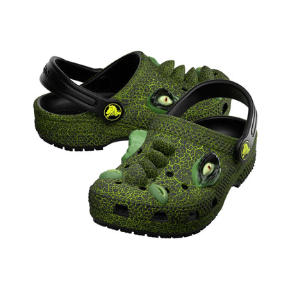 crocs classic i am clog t όψη 3/4 εξωτερική πλευρά ζευγάρι, Μαύρο χρώμα με δεινόσαυρο