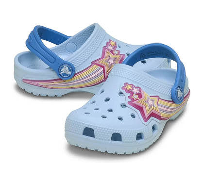  Crocs Classic Star Lights Clog T μωβ, λοξή πλάγια όψη με εμφανές φωτιζόμενο αστέρι