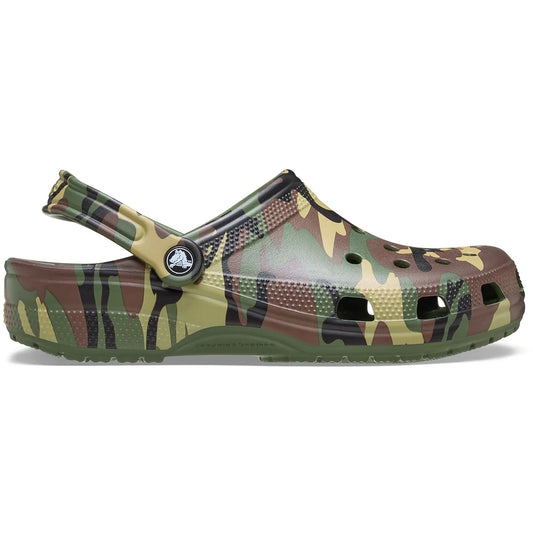 crocs classic graphic clog πλάγια όψη εξωτερική πλευρά, πράσινο καμουφλάζ