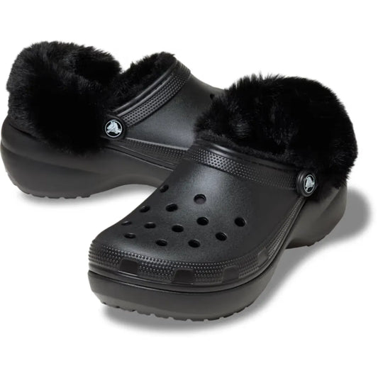 rocs Classic Platform Fuzz Lined Clog σε πλάγια θέαση, υψωμένη σόλα και fleece επένδυση, σε λήψη 2/4 σε Μαύρο χρώμα