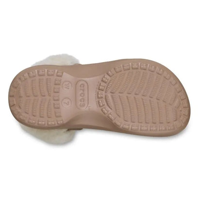 Crocs Classic Platform Fuzz Lined Clog με αντιολισθητική σόλα, κάτω προβολή, σε μπεζ χρώμα