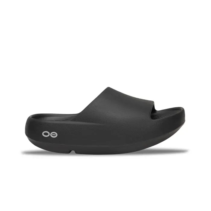 Oofos OOahh Plus μαύρο πλάγια έξω