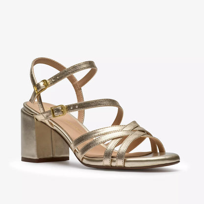 clarks ezoria strap όψη 3/4 εξωτερική πλευρά, χρυσό