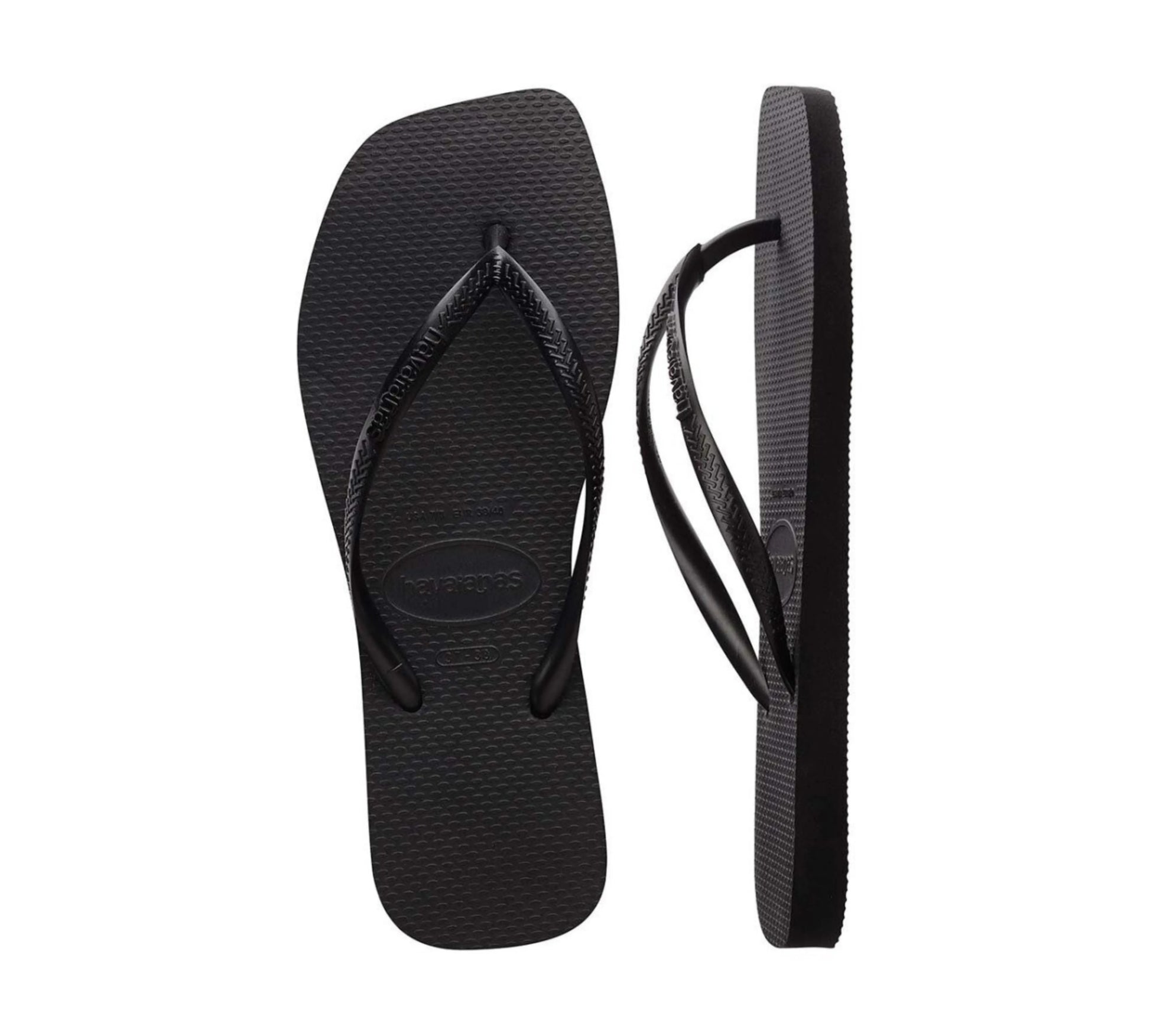  Ζευγάρι Havaianas Slim Square μαύρες, πίσω λοξή όψη με τη μία σαγιονάρα ανάποδα