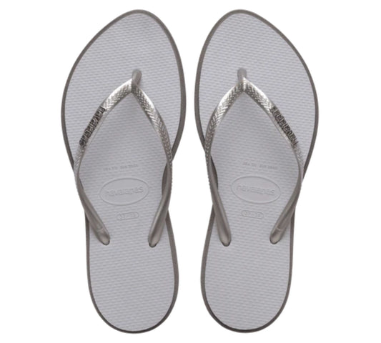 Havaianas Slim Point FC σε χρώμα steel gray, από πάνω όψη που δείχνει τον λεπτό σχεδιασμό και μυτερό τελείωμα
