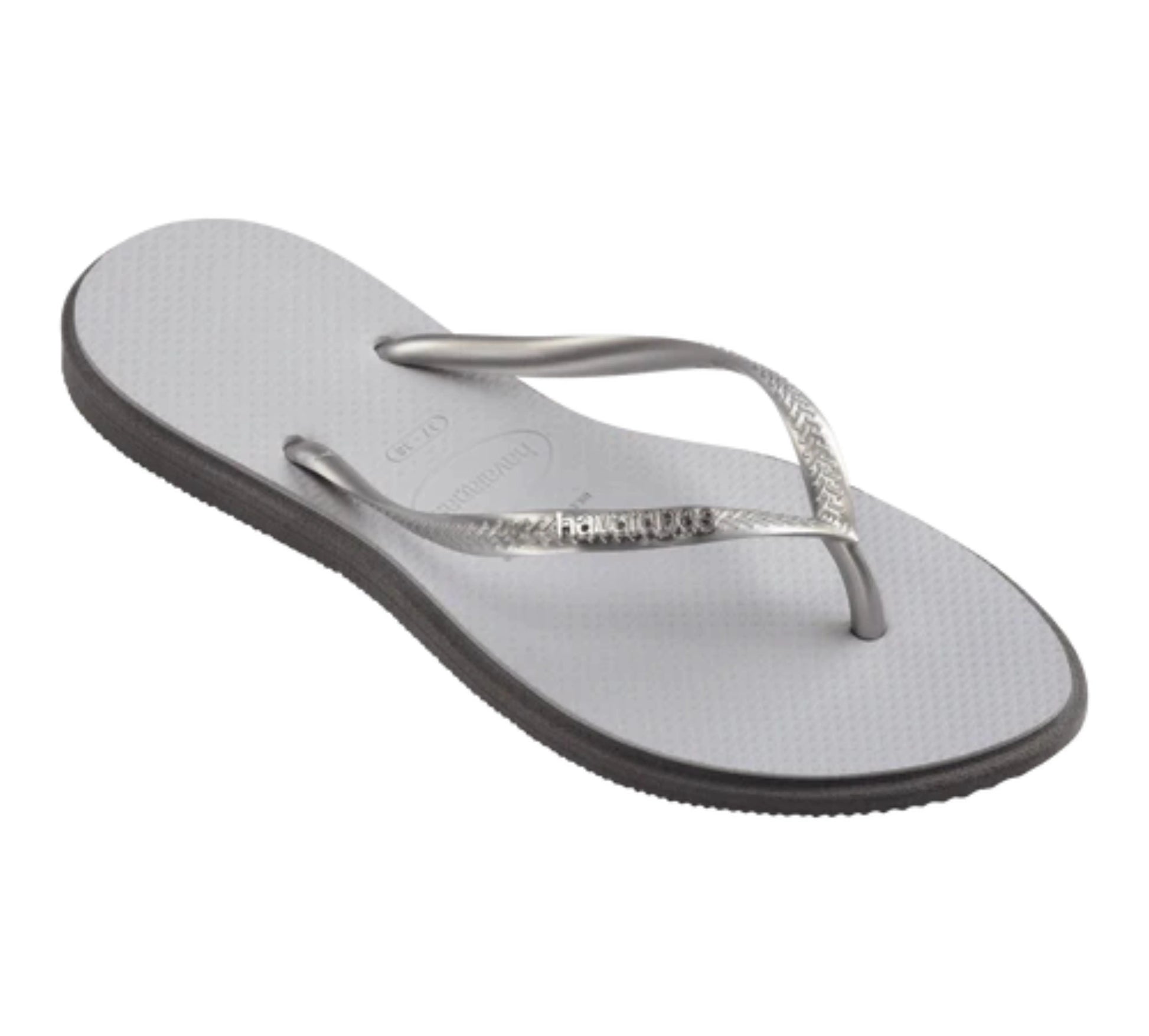 Havaianas Slim Point FC σε απόχρωση steel gray – λήψη 3/4 που αναδεικνύει το κομψό προφίλ και μοντέρνο σχήμα