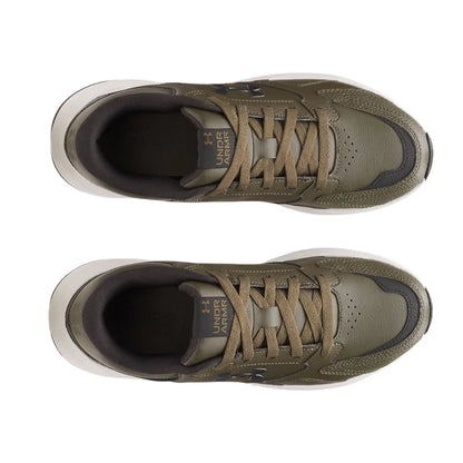 Under Armour Edge LTHR σε πάνω λήψη που αναδεικνύει τις ραφές και το design